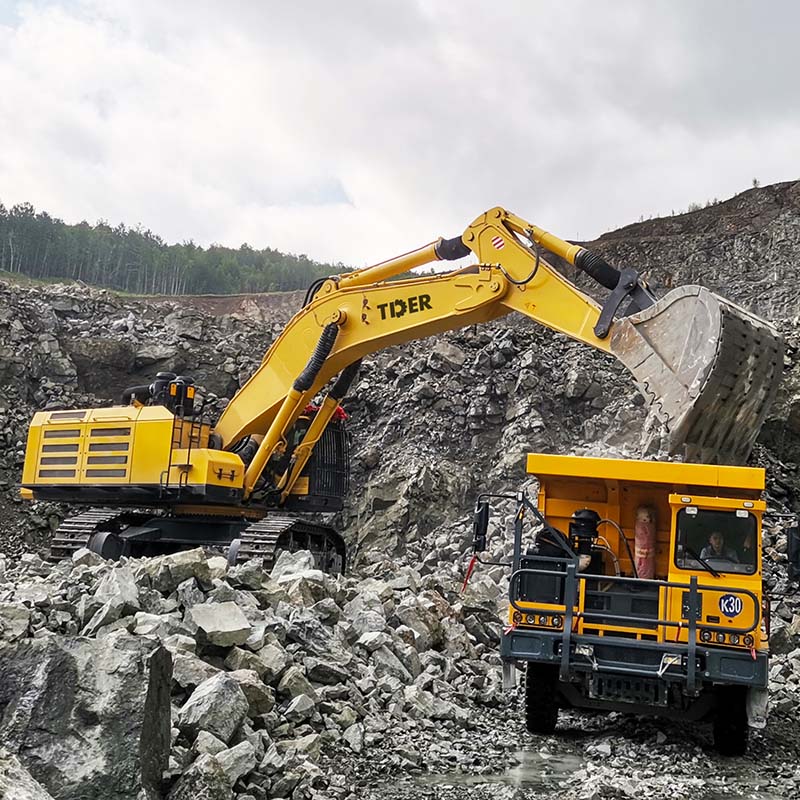 100-Tonnen-Schwerlastbagger mit Scania-Antrieb